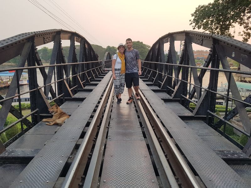 Puente sobre el río Kwai, Kanchanaburi, excursiones cerca de Bangkok